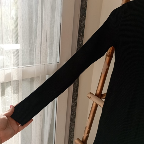 Bershka Minimalist Black Ribbed Dress - Picture 7 of 12